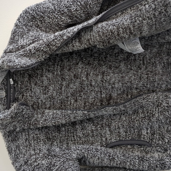 UNIQLO Little Kids Fluffy Yarn Fleece Full Zip Jacket (Size 5/6) - Picture 3 of 8